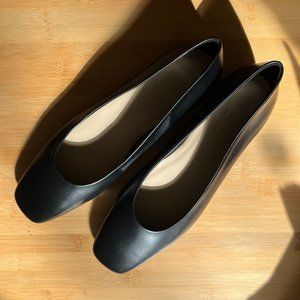 Everlane the 90's Flat